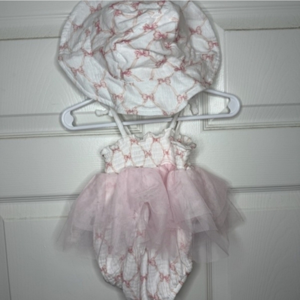 FLORAL THREADS Pink and White Tulle Bodysuit with Floral Lace 6-9months